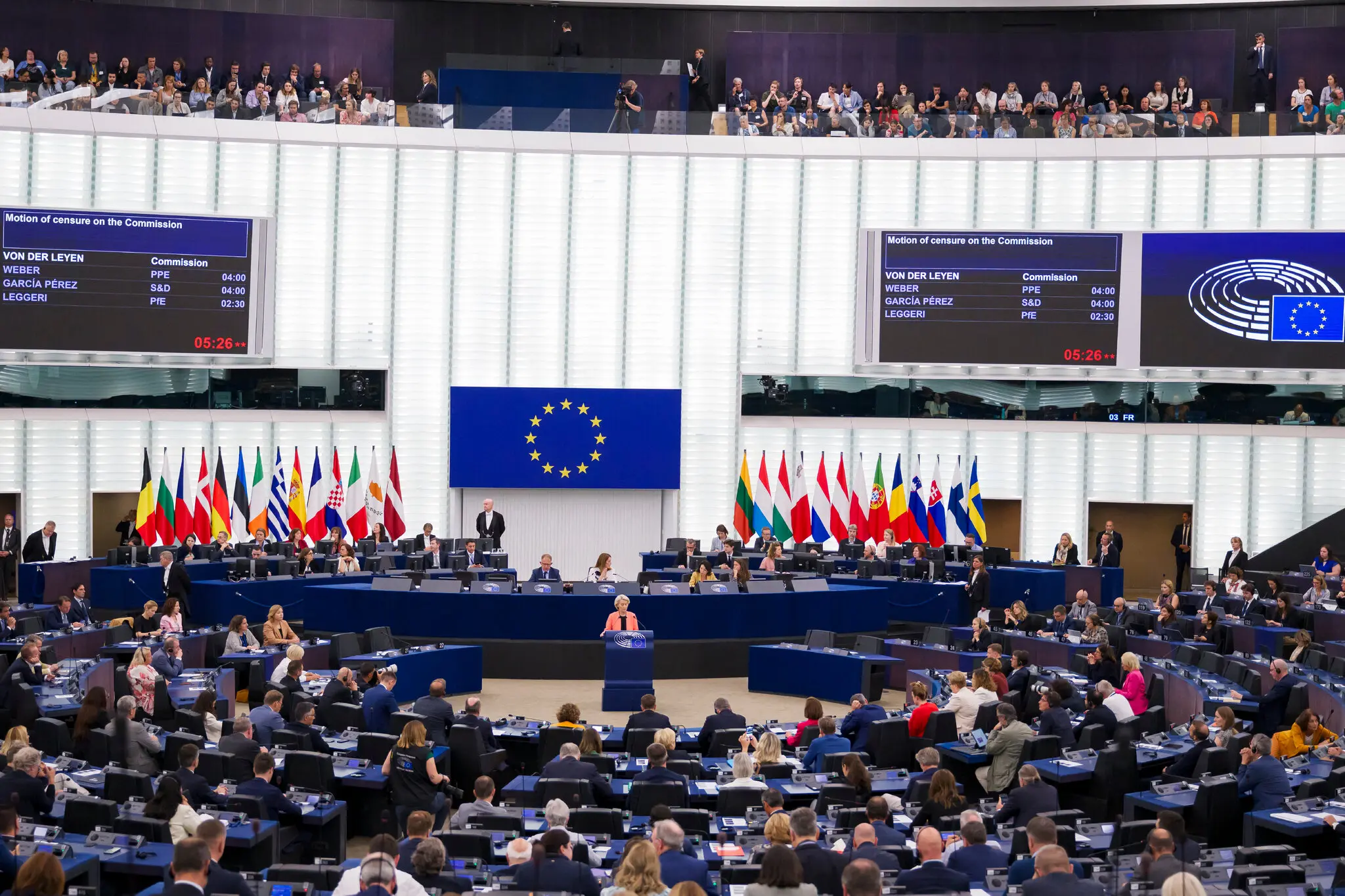 Урсула фон дер Ляєн постане перед вотумом недовіри через непрозорість
